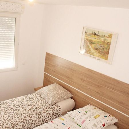 Appartements Meublees A Cote De L'Aeroport Marseille Provence Marignane Exterior foto