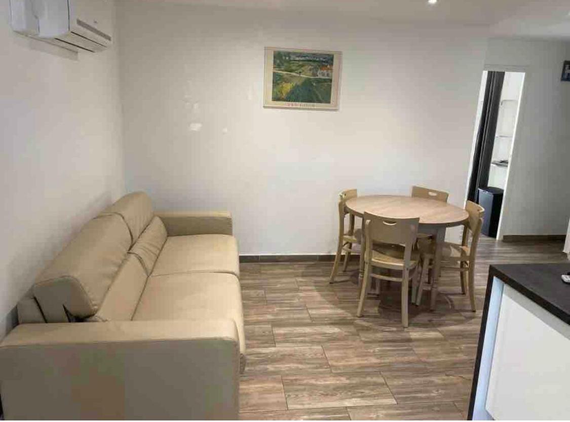 Appartements Meublees A Cote De L'Aeroport Marseille Provence Marignane Exterior foto